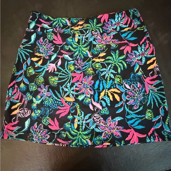 Lilly Pulitzer skort - Picture 2 of 7